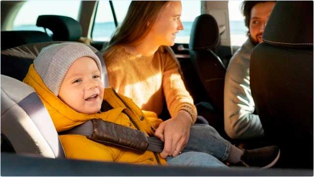 Правила перевозки детей в автомобиле в 2022 году